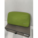 Trousse de toilette ou maquillage en cuir vert  anis "Adapell"